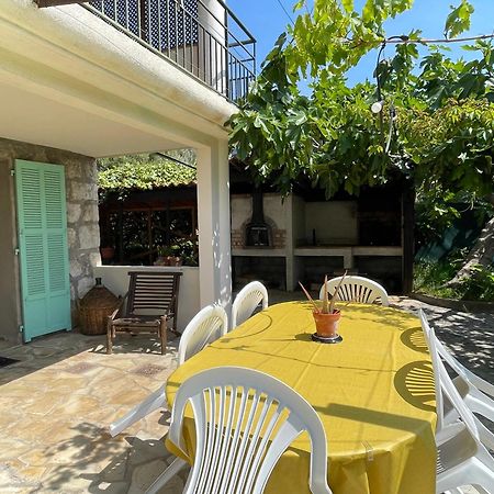 Bas De Villa Avec Acces Piscine Pres De Nice Cannes Monaco Carros Eksteriør billede